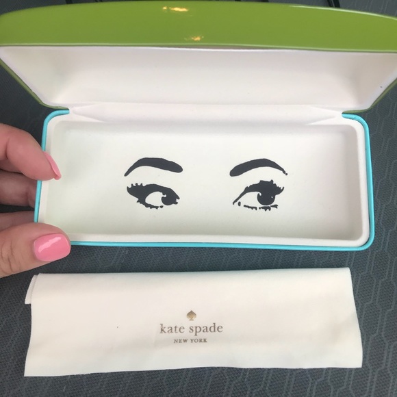 Kate Spade ♠️ sunglasses with case - Picture 5 of 5